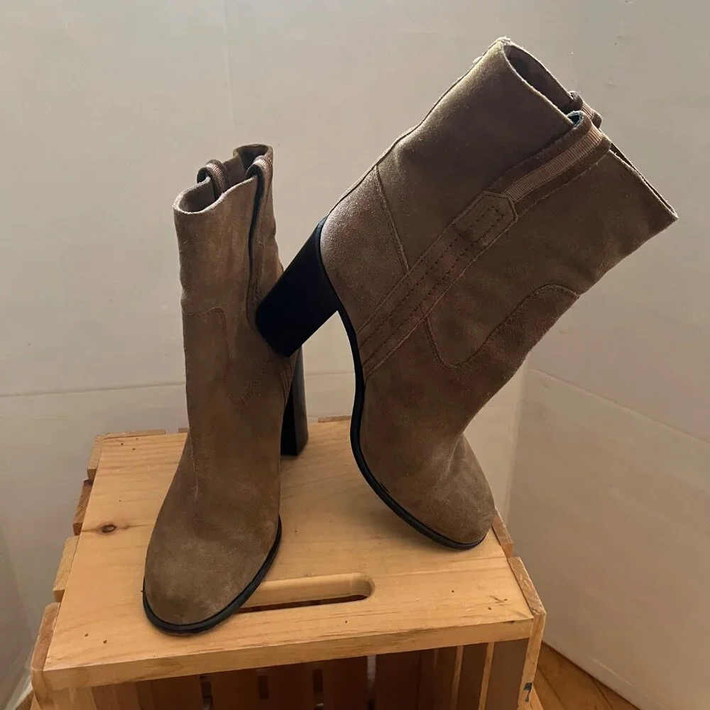 Kate Spade New York Size 9 Tobacco Brown Baise Suede Pull On Heeled Ankle Boots - Picture 10 of 16